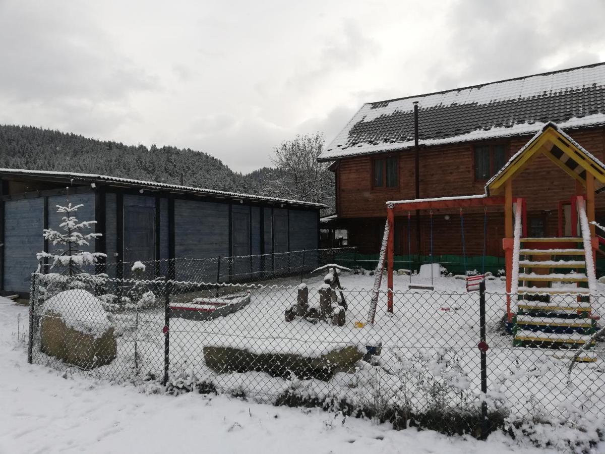Krym Hotel Iaremcea Exterior foto