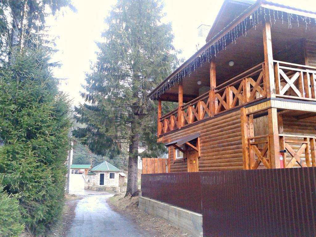 Krym Hotel Iaremcea Exterior foto