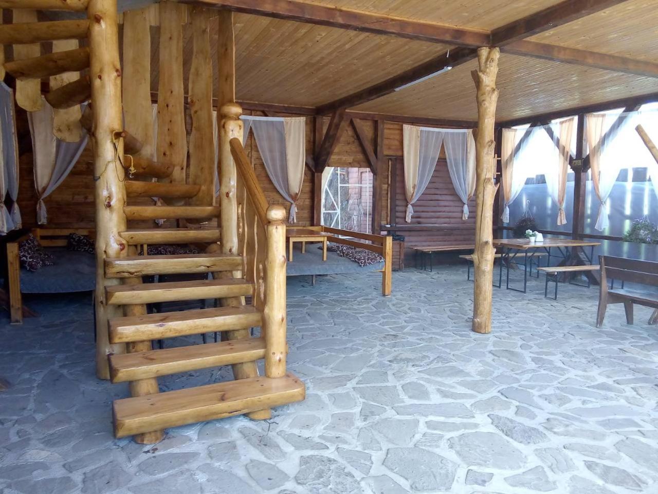 Krym Hotel Iaremcea Exterior foto